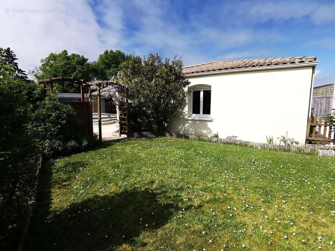 Maison à SAUJON