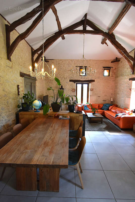 Très belle maison rénovée sur 8h avec terrain de loisir. - photo 16