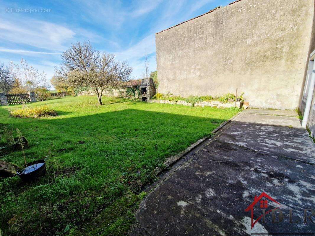 Maison à TERRE-NATALE