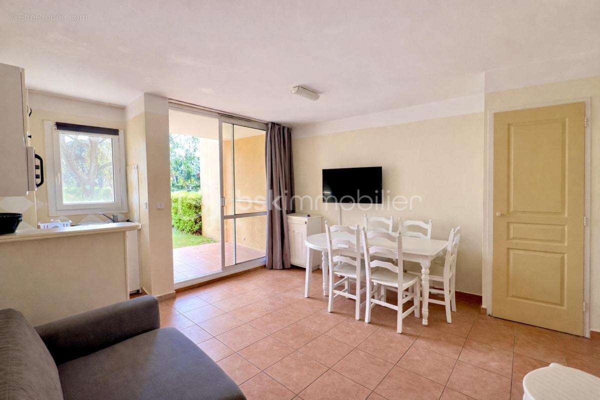Appartement à MANDELIEU-LA-NAPOULE