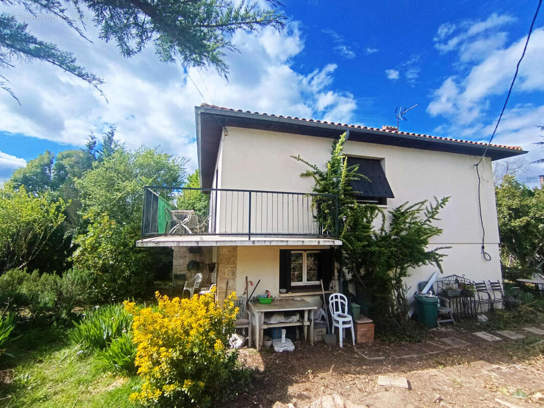 Maison à MONTAYRAL