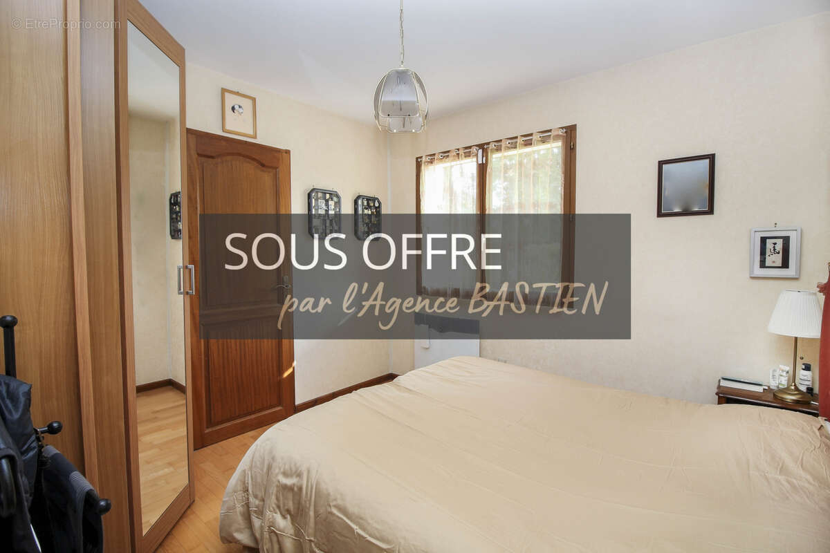 Saint-Genis-Pouilly   Villa 5 chambres sur 1 200 m2 de terrain - photo 9