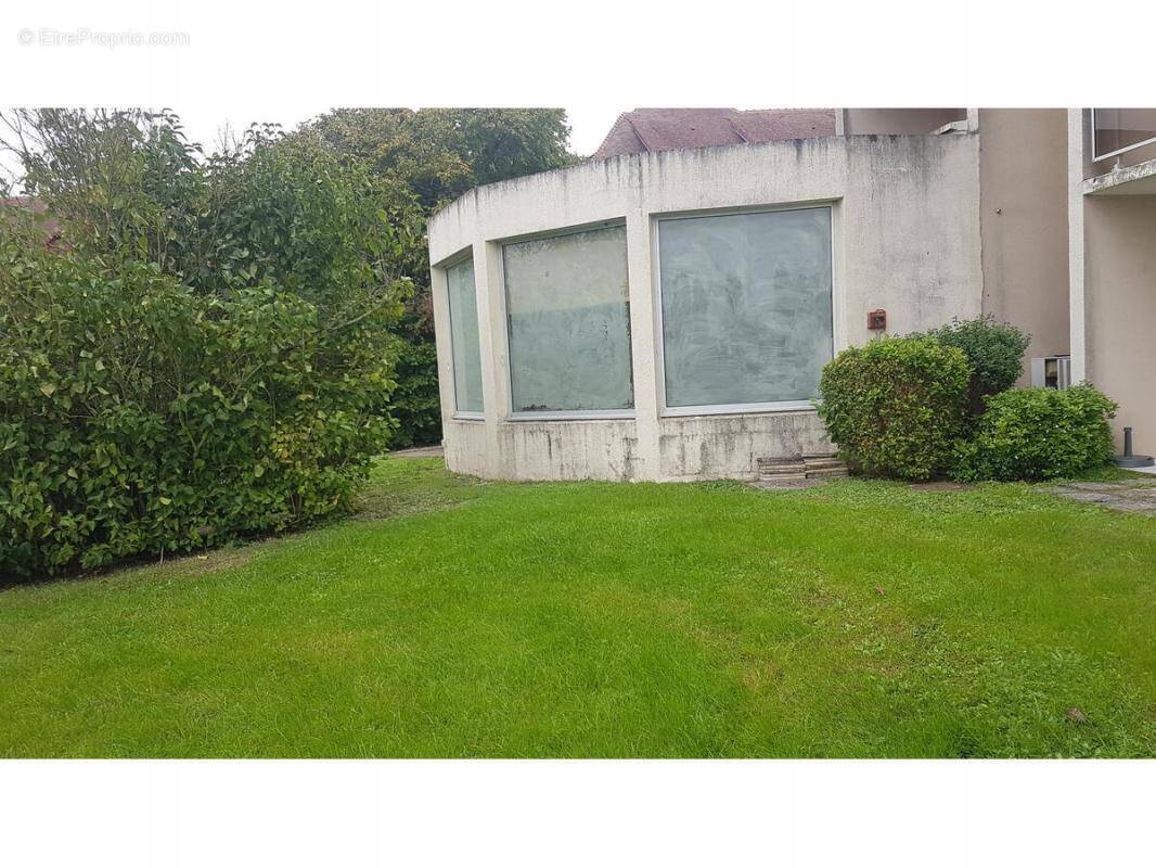 Commerce à LA ROCHE-POSAY