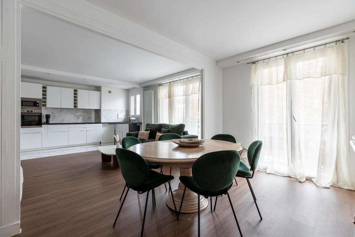 Appartement à PARIS-10E