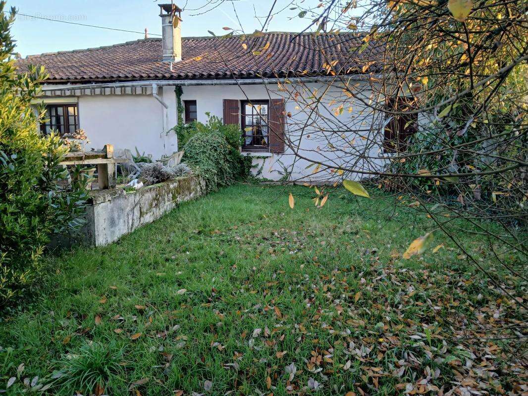 Maison à MONTCHAUDE