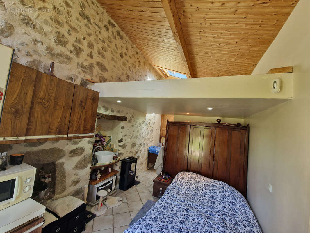 Maison à REMUZAT