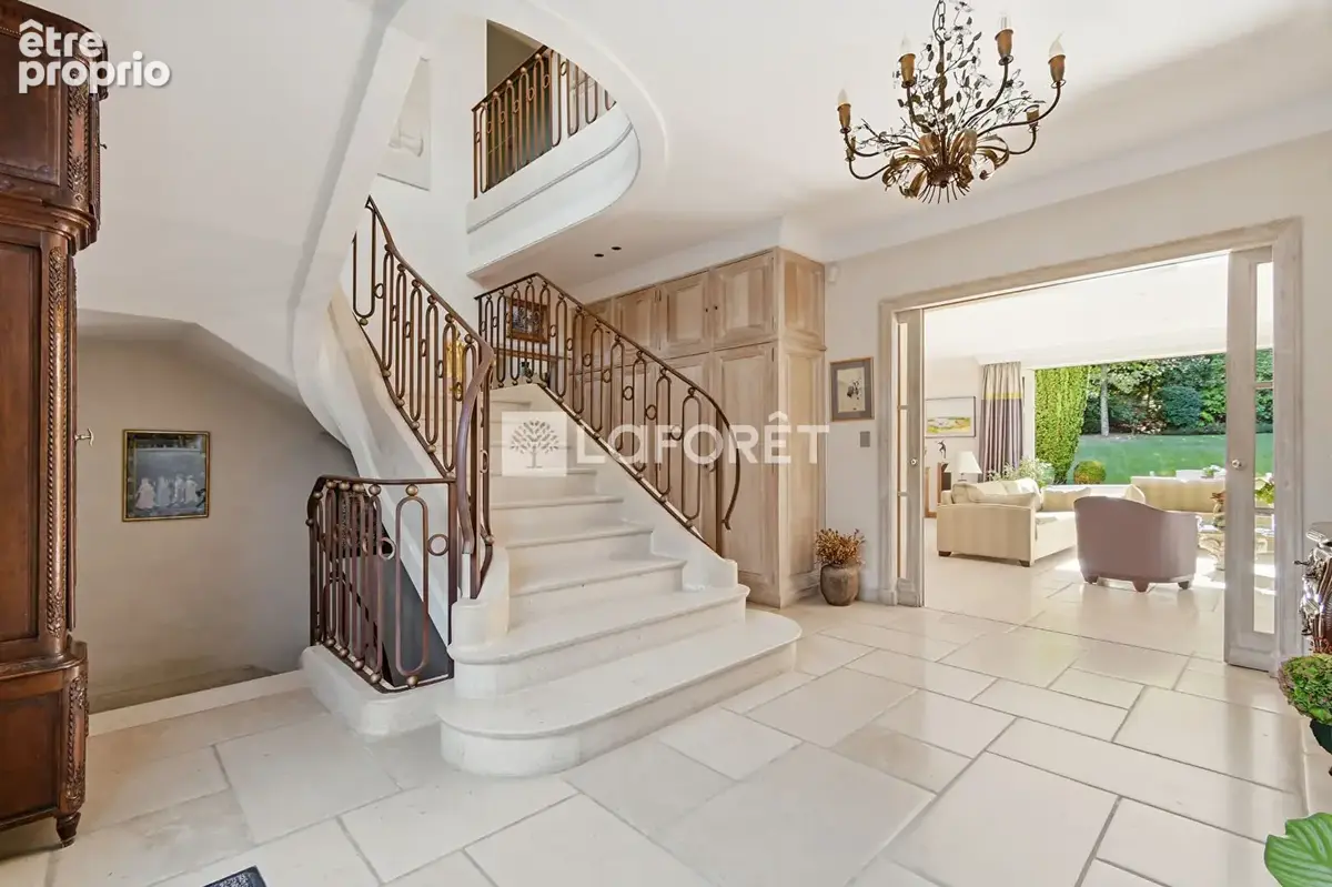 Maison Ville -d'Avray 10 pièces 380m² - photo 4