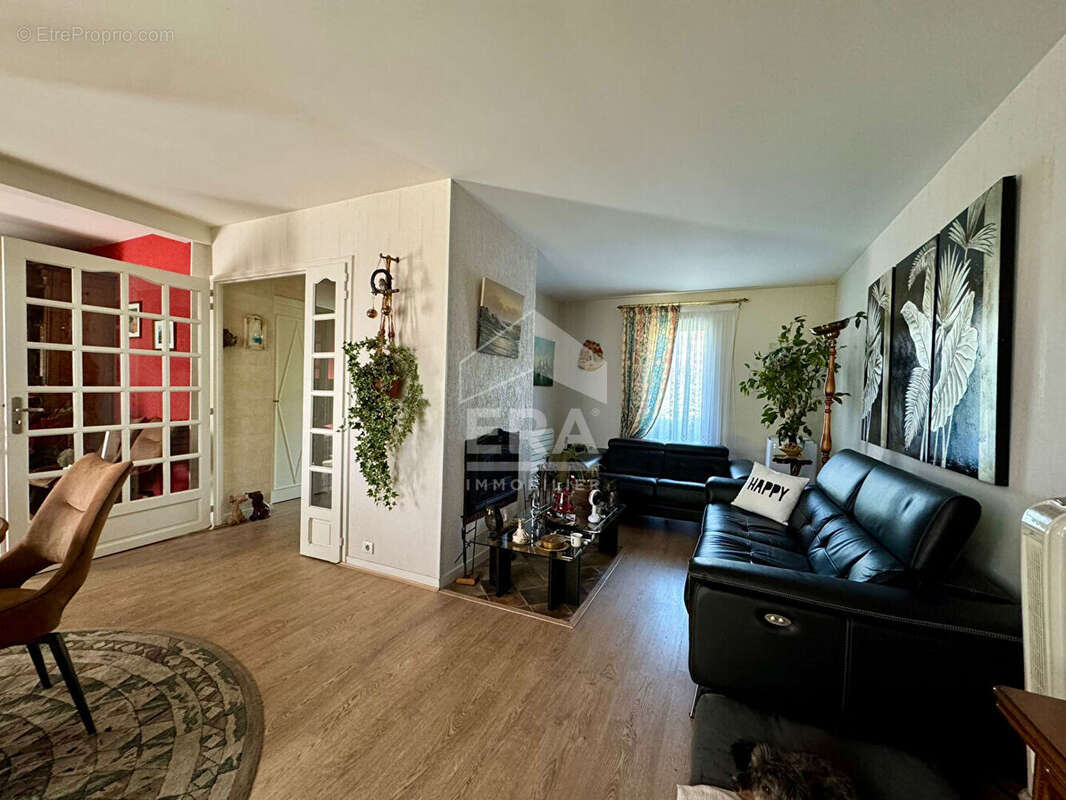 Maison à COMBS-LA-VILLE