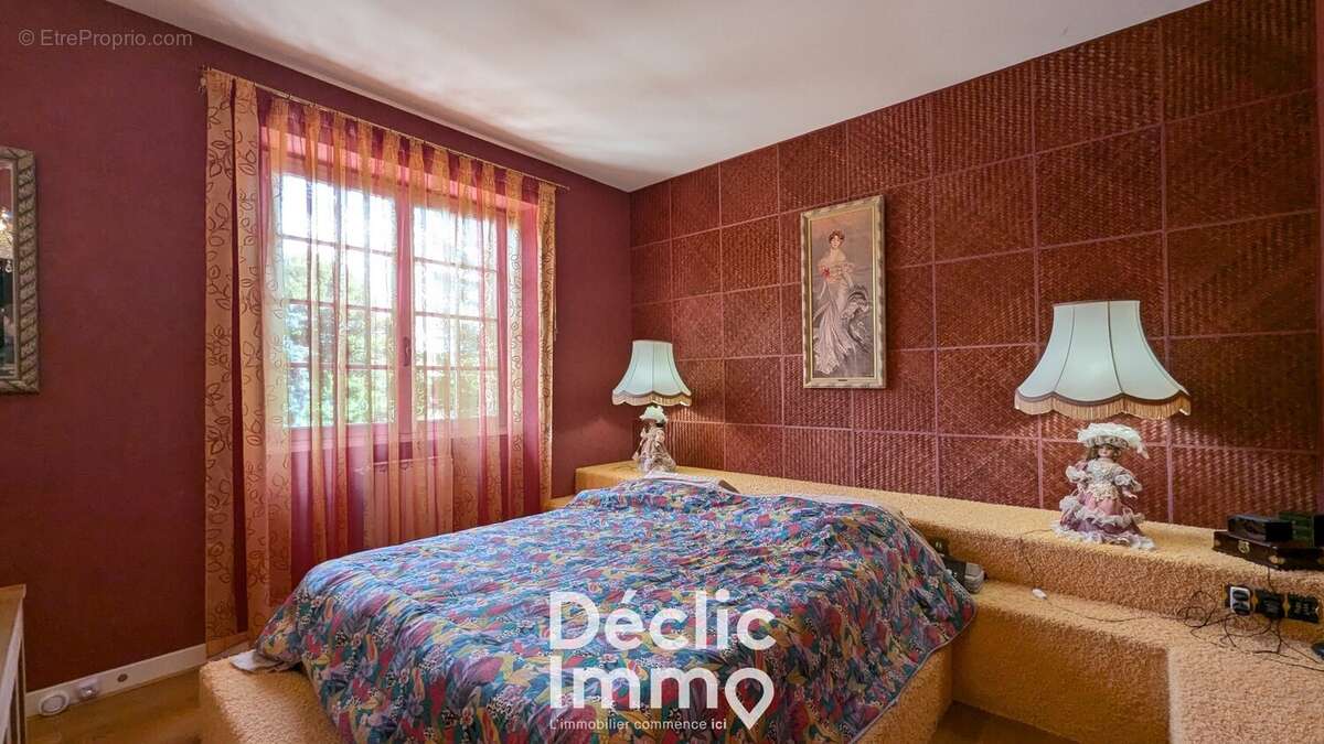 Maison d'exception de 424 m²  Parc arboré  Piscine accessible depuis le salon  Viager occupé  Secteur  Barret - Barbezieux-S - photo 9