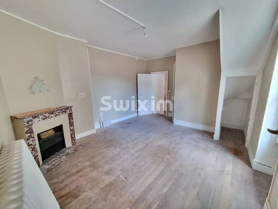 Immeuble de Rapport à Clamecy - Local commercial + 2 appartements - photo 4