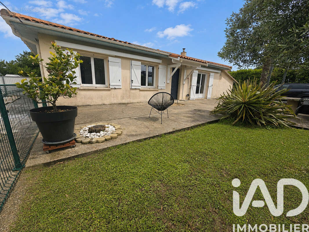 Maison 112 m² à Saint-Seurin-De-Cadourne  - photo 2