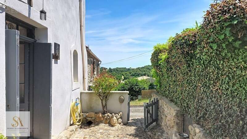 Maison de caractère en pierre, 3 chambres, jardin, terrasse et garage – Charme authentique au cœur d’un village calme entouré de - photo 22