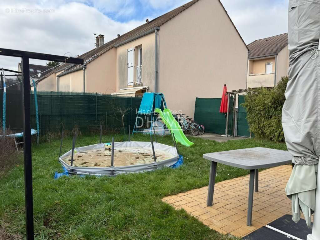 Appartement à VERNEUIL-L'ETANG