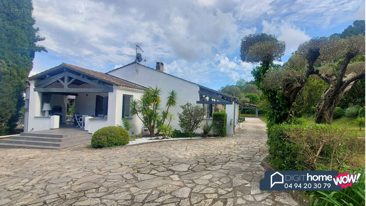 Maison à SOLLIES-VILLE