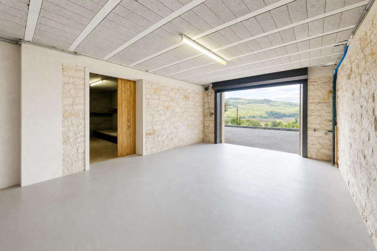 Maison spacieuse et rénovée de 291m² à Souillac - photo 20