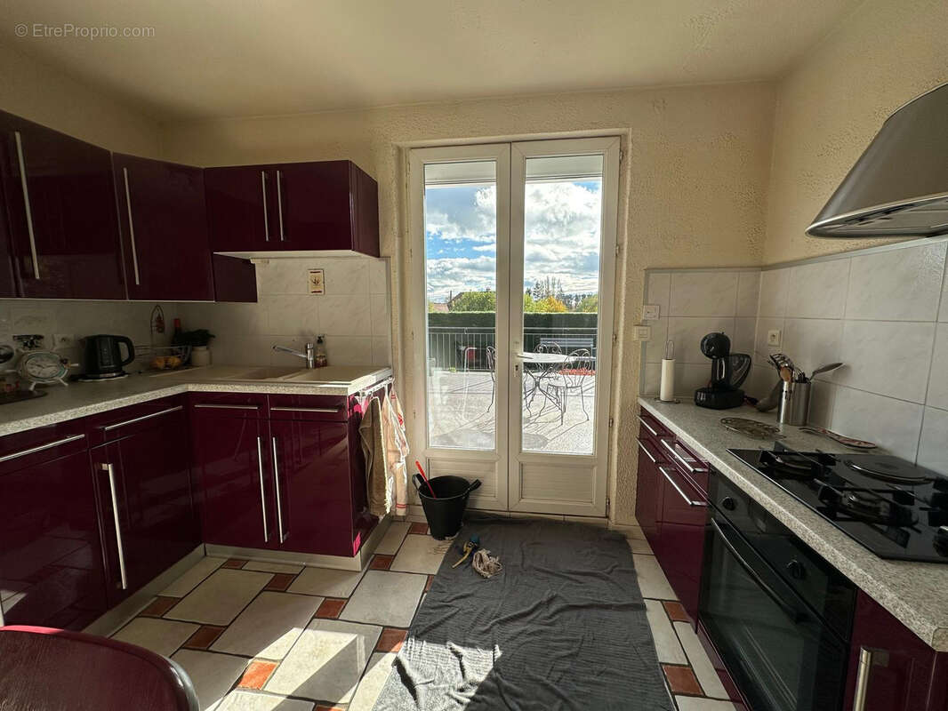 Maison à COMMELLE-VERNAY