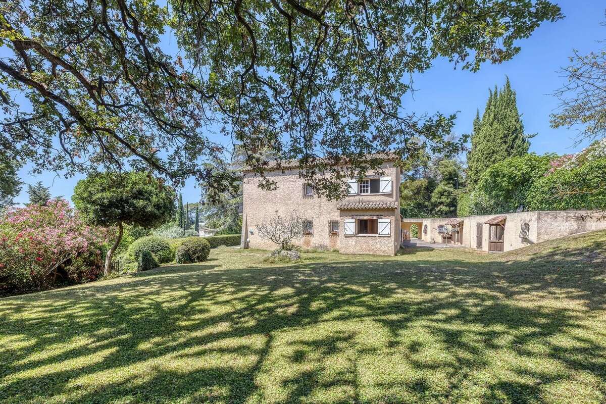Maison à MOUGINS