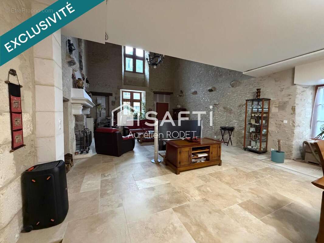 Maison 270 m² à Reuilly  - photo 9