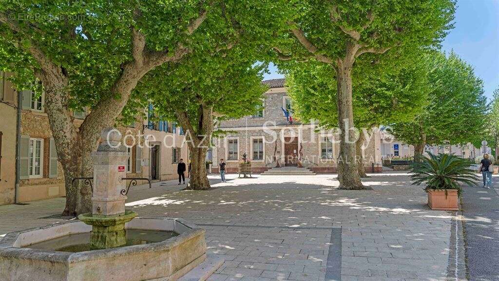 Maison à PLAN-DE-LA-TOUR