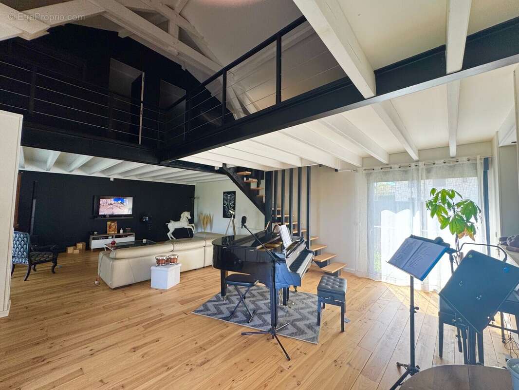 Maison 280 m² à Chatillon-Sur-Chalaronne  - photo 4