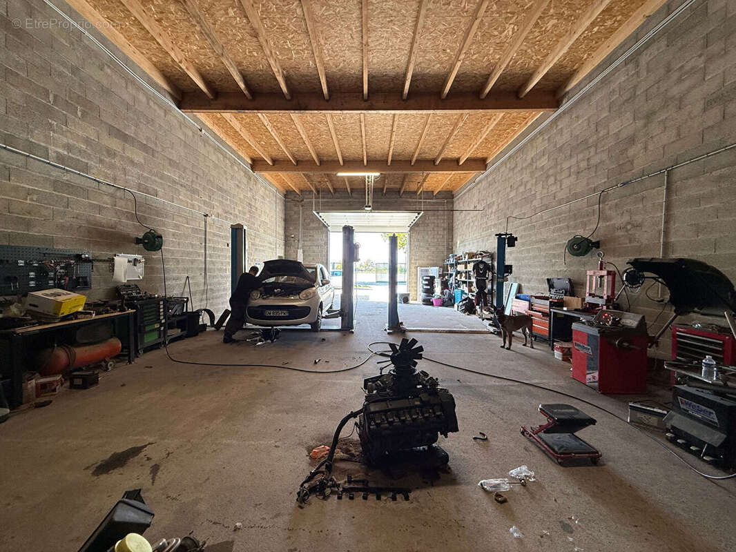 Commerce à LIVRON-SUR-DROME