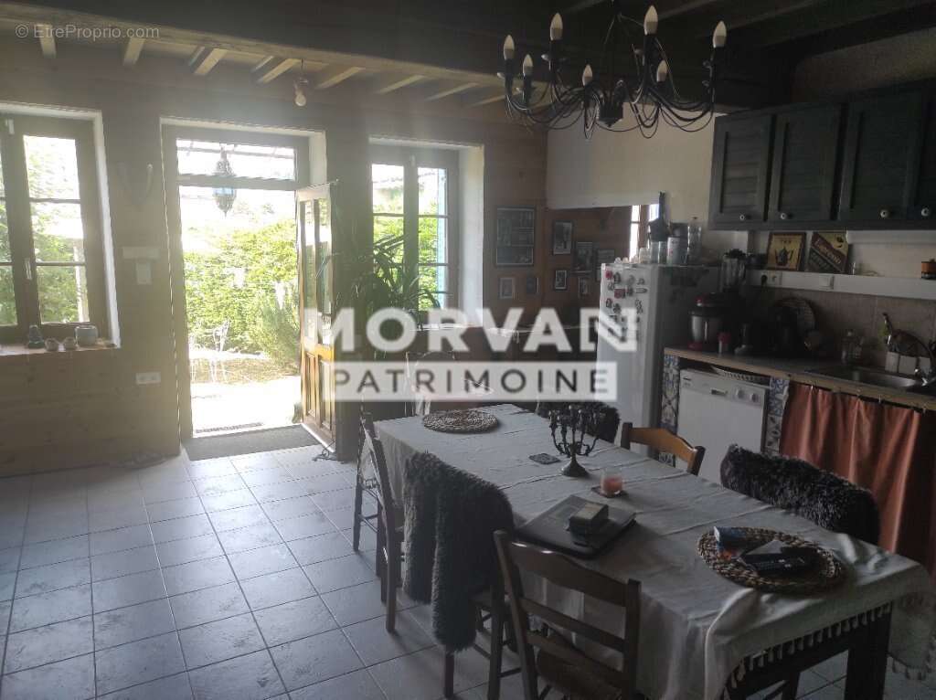 Maison à MONTIGNY-EN-MORVAN