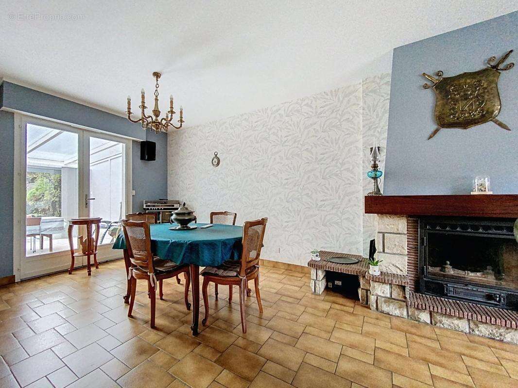 Maison à LA CHAPELLE-D&#039;ARMENTIERES