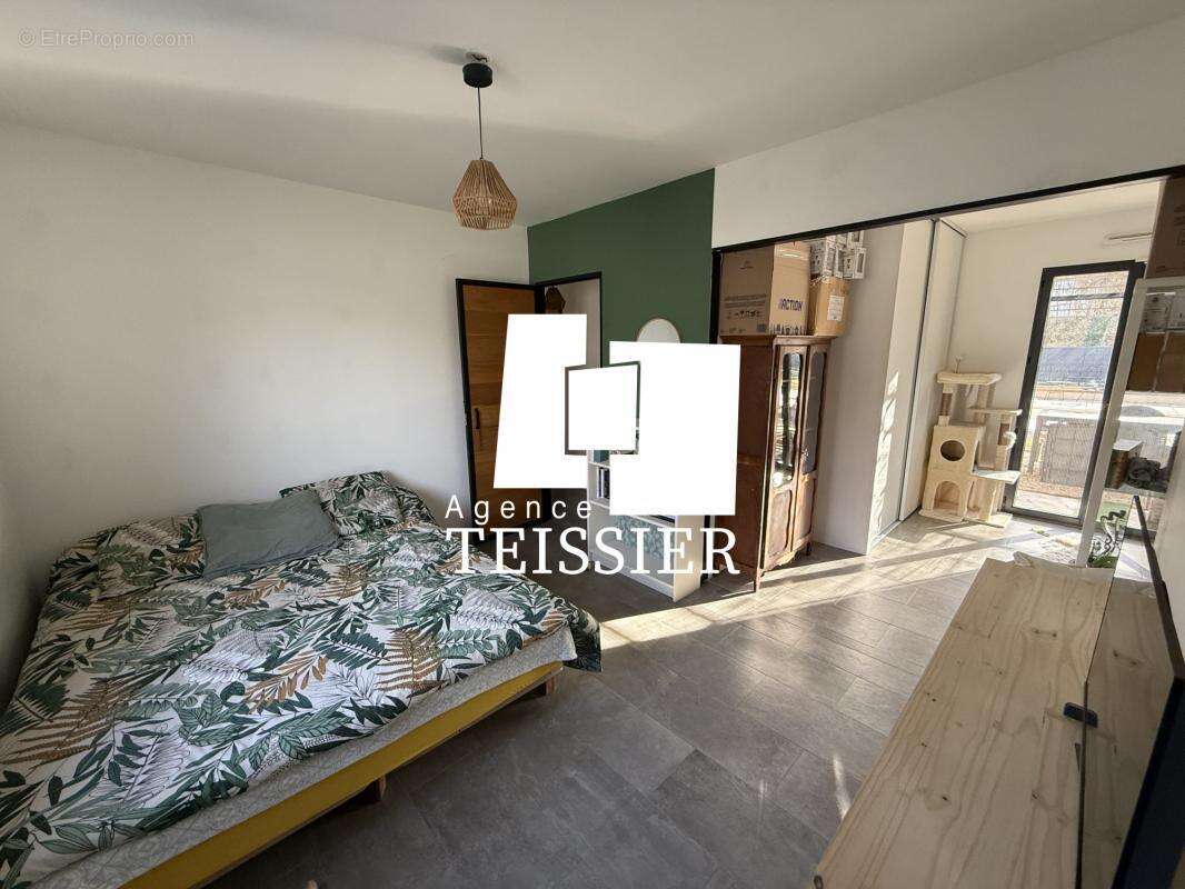 Maison à BERRIAS-ET-CASTELJAU