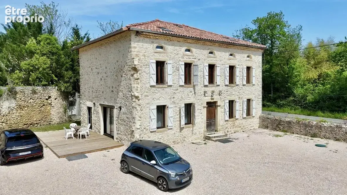 Maison de caractère  de 235 m2  - 3 hectares de terrain - photo 2
