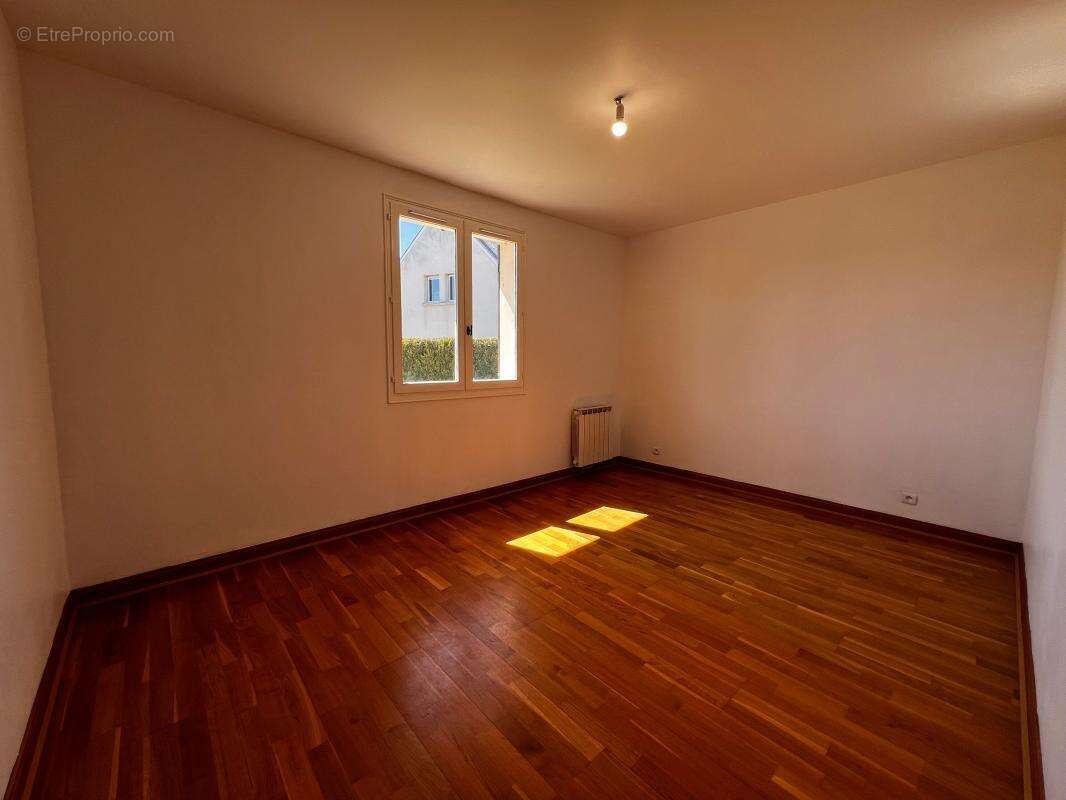  Pavillon familial de 121 m² sur sous-sol complet - Centre Patay  - photo 6