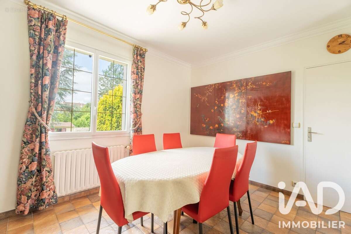 Maison 115 m² à Saint-Arnoult-En-Yvelines  - photo 3