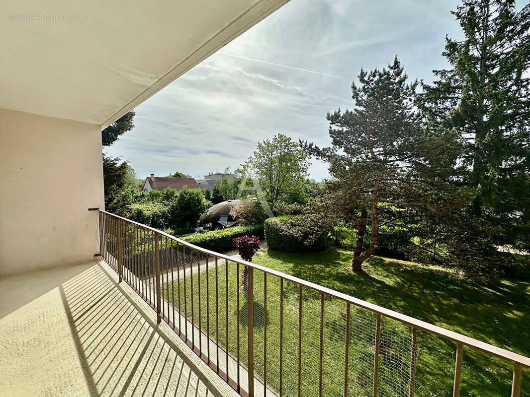 Appartement à SAINT-JEAN-DE-BRAYE