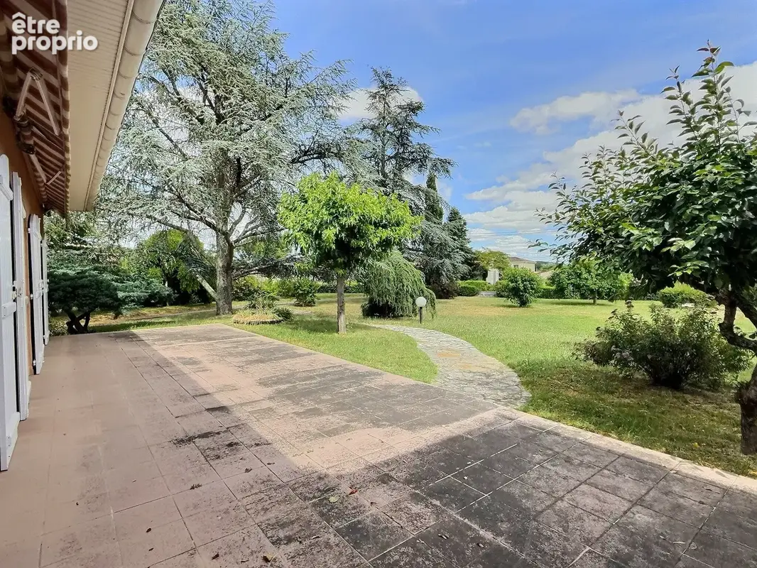 Maison familiale de plain-pied de 175 m2 sur parc arboré de 2500 m2 - photo 22