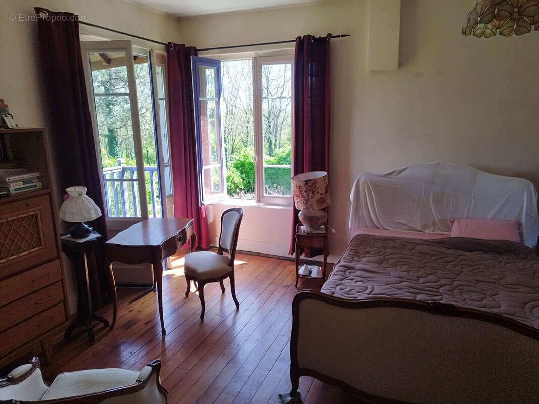 Maison 180 m² à Villieu-Loyes-Mollon  - photo 11