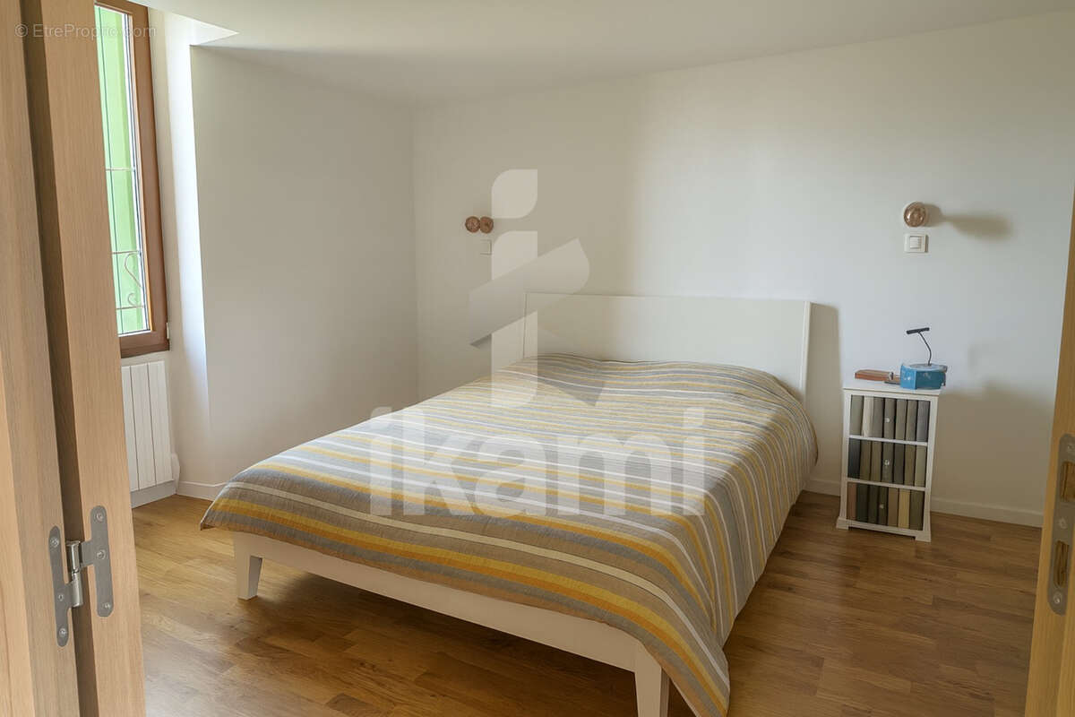 Maison familiale rénovée 165 m2 avec jardin et 5 chambres   Saint-Rambert-d’Albon - photo 6