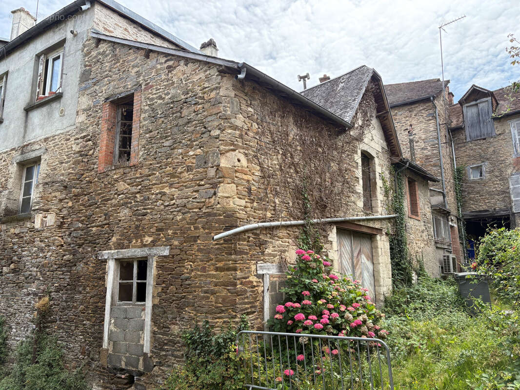 Appartement à SAINT-YRIEIX-LA-PERCHE