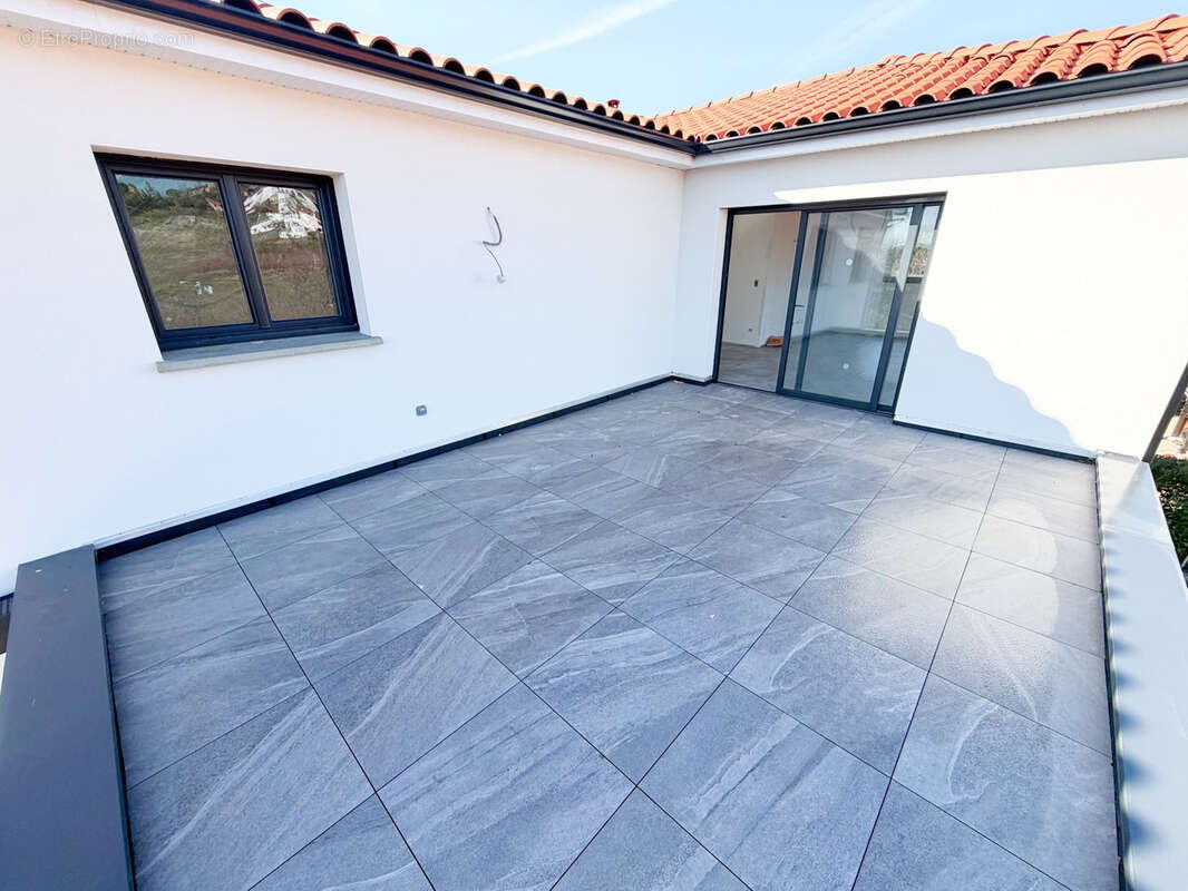 Maison à CHATEAUGAY