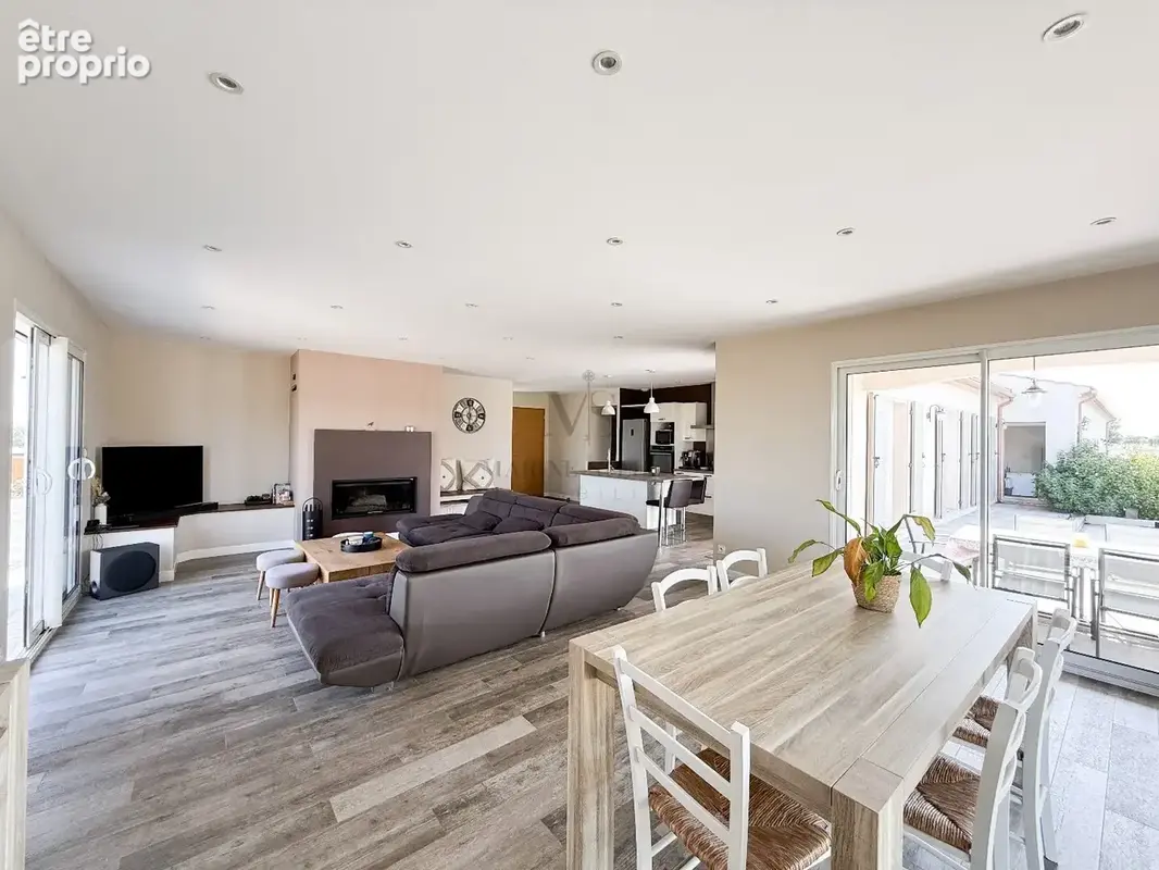 Ensemble Immobilier Rare  Trois Maisons, Piscine, Terrains Agricoles et Équipements pour Activité Animalière - photo 10