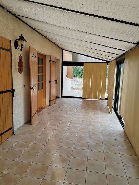 Saint Sauveur- 2 chambres- terrain 2133m²- Calme- proximité - Maison à SAINT-SAUVEUR