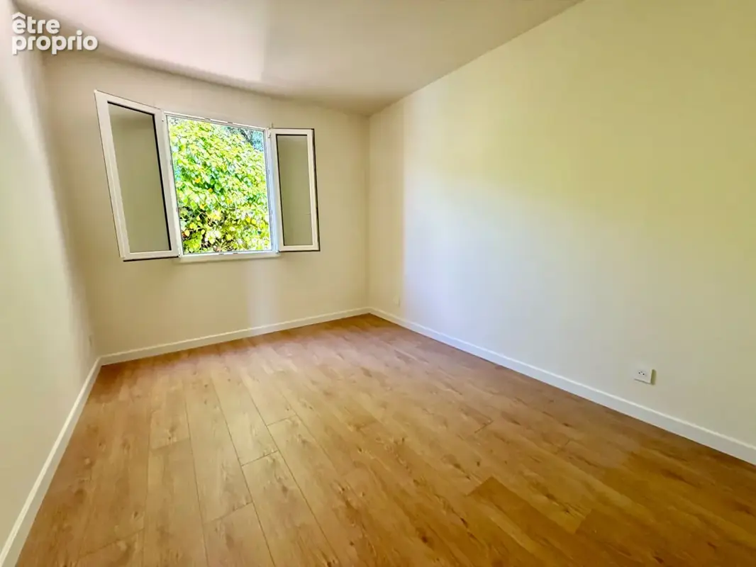 CARROS : Maison 4 pièces avec Garage - photo 8