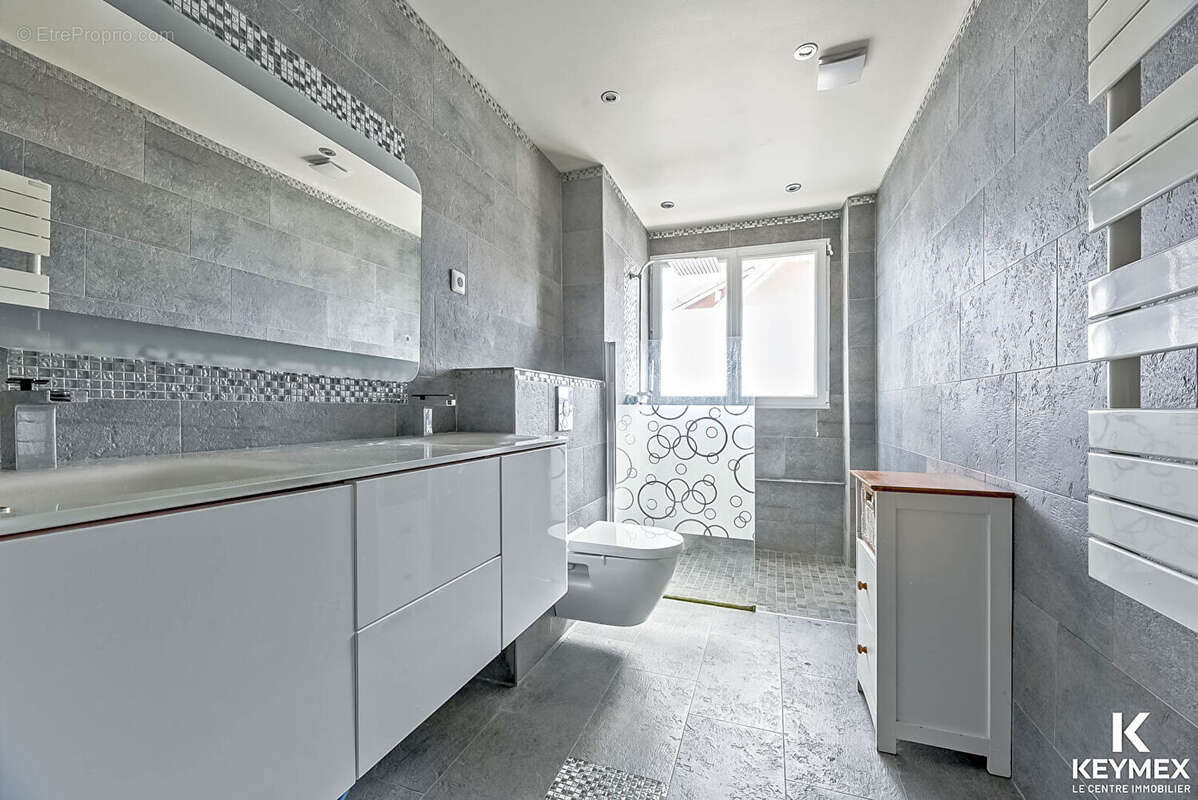 Maison à LA FRETTE-SUR-SEINE