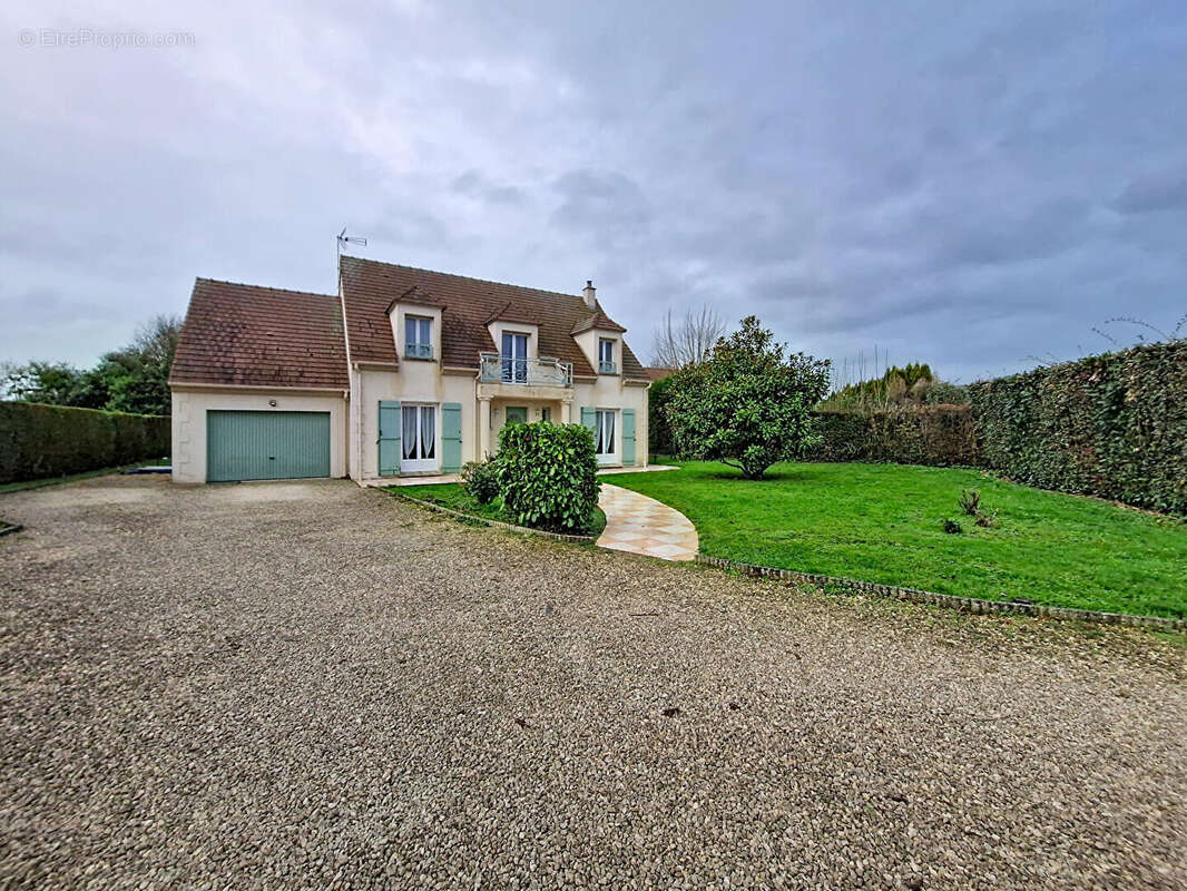 Maison à BEZU-SAINT-ELOI