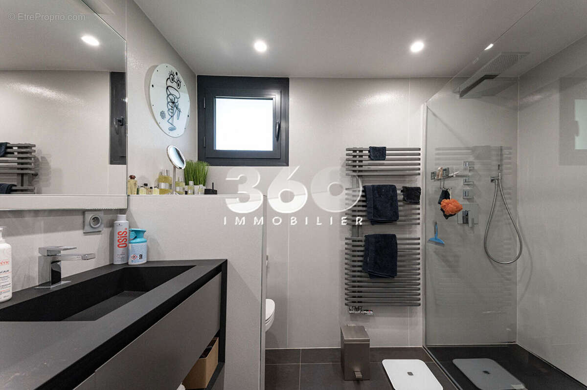 Appartement à BRISON-SAINT-INNOCENT