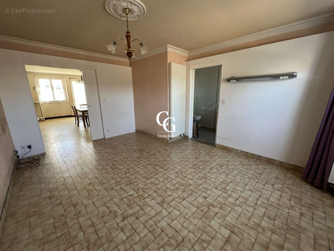 Maison à AIGREFEUILLE-SUR-MAINE