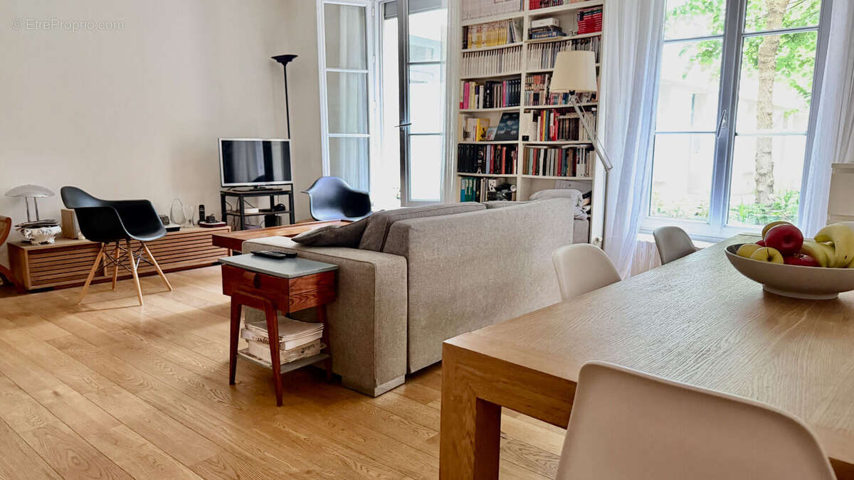 Appartement à PARIS-10E