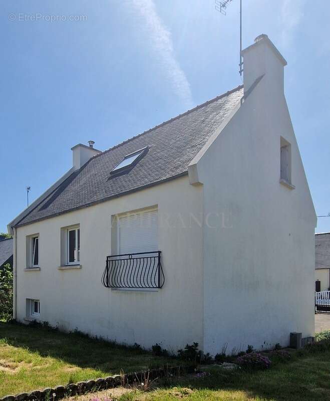 Maison à PLOUMAGOAR