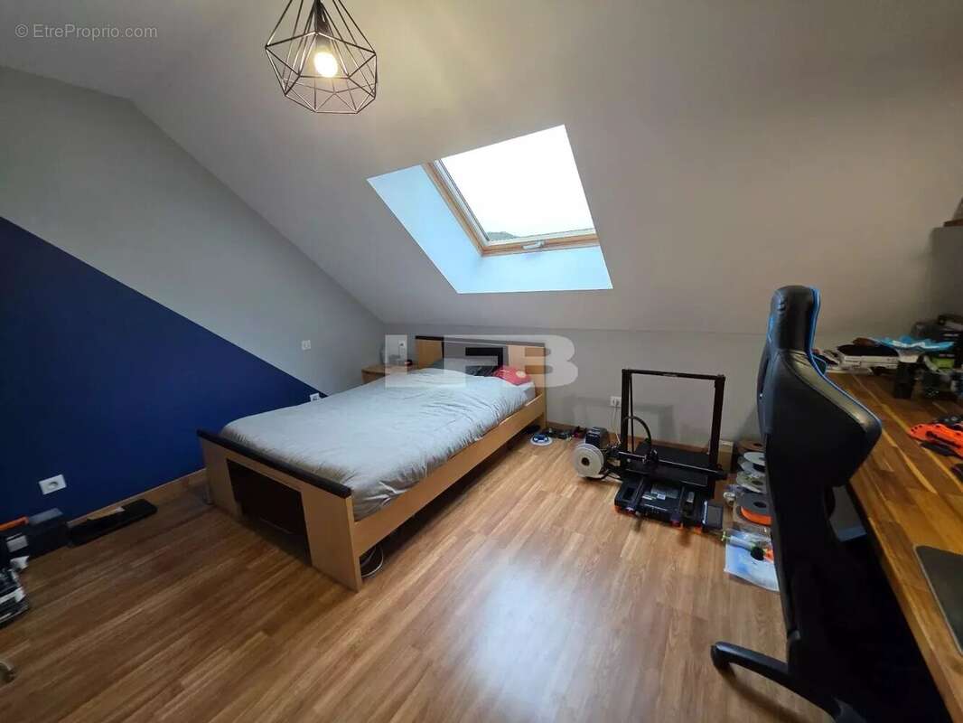 Maison à CREMPIGNY-BONNEGUETE