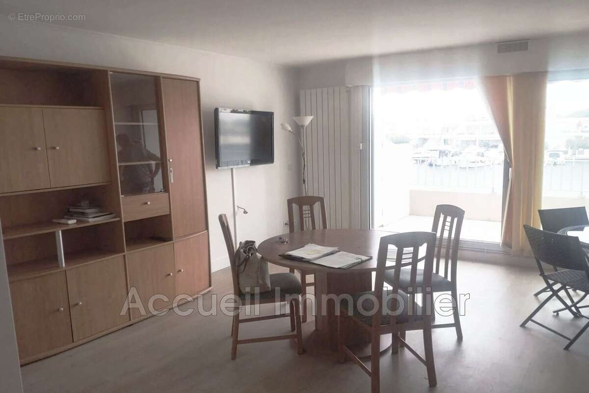Appartement à CORNEILLAN