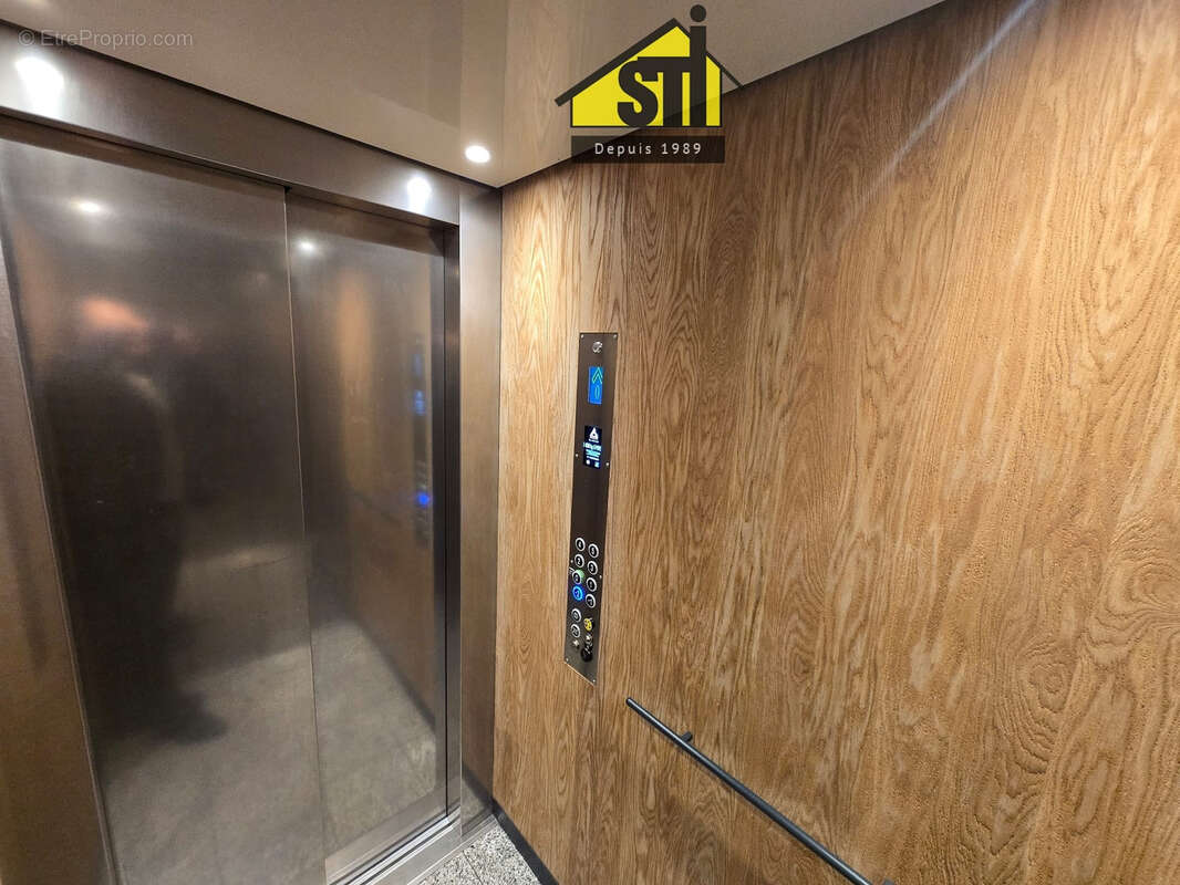 Parking à PARIS-14E