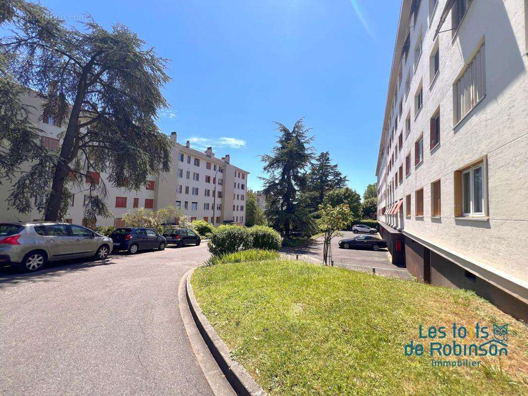 Appartement à LE PLESSIS-ROBINSON